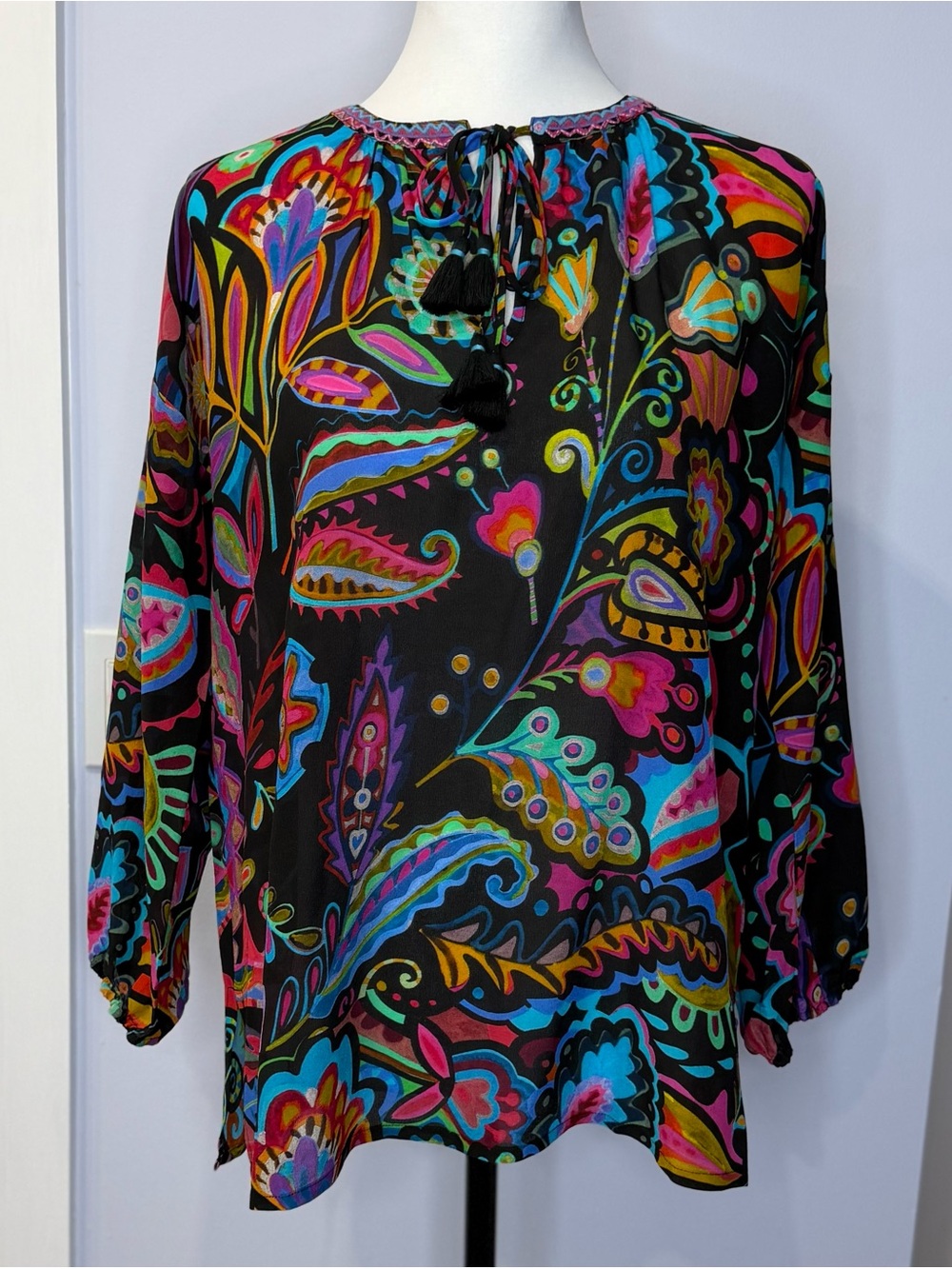 Johnny Was Margot Black Multicolor Paisley Tie-Neck Blouse,  size M, NEW
